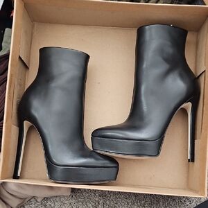 Steve Madden Velina Black Ankle Boots